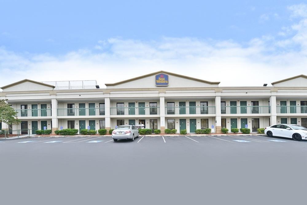Quality Inn Windsor Mill Экстерьер фото