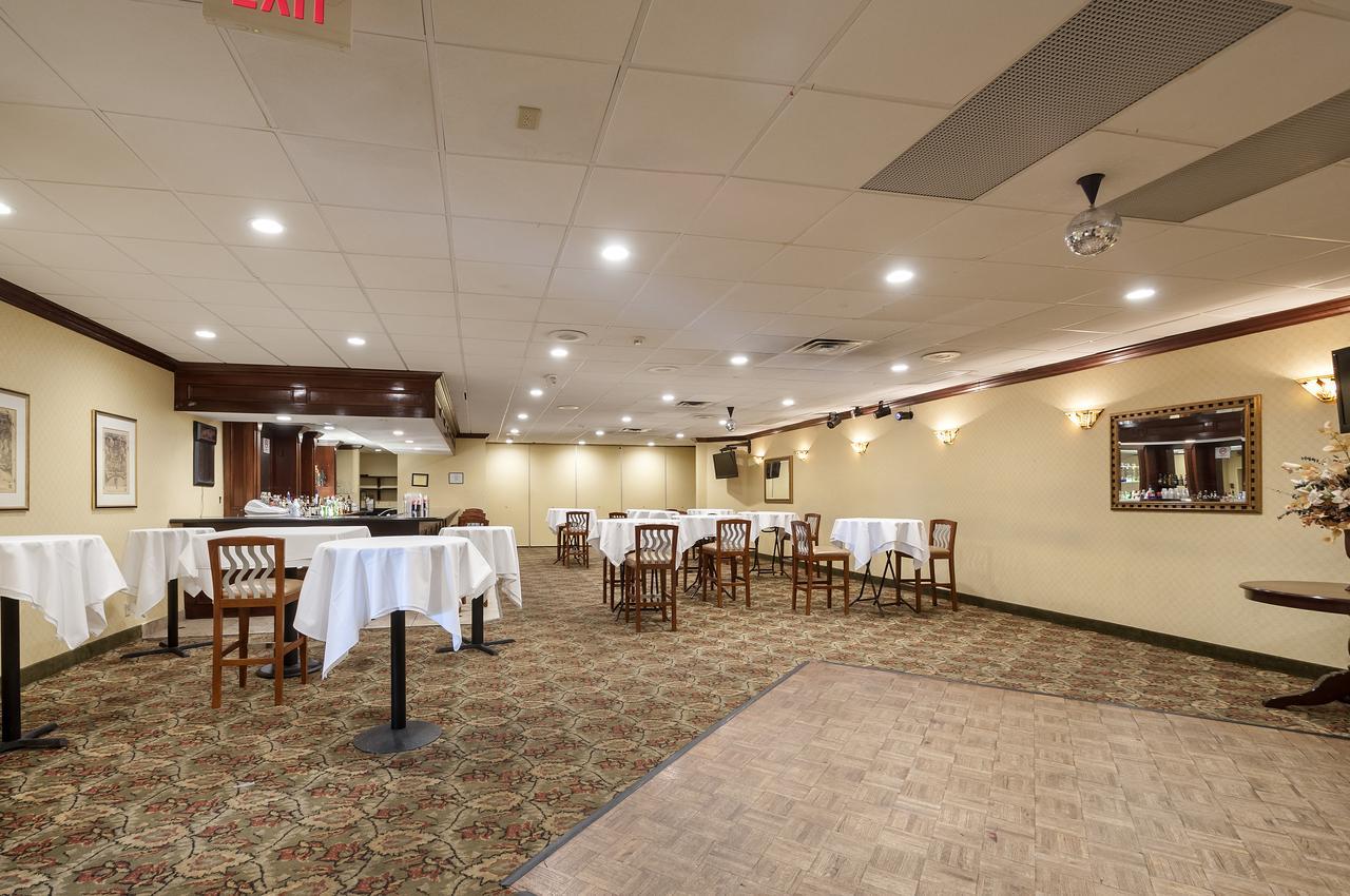Quality Inn Windsor Mill Экстерьер фото