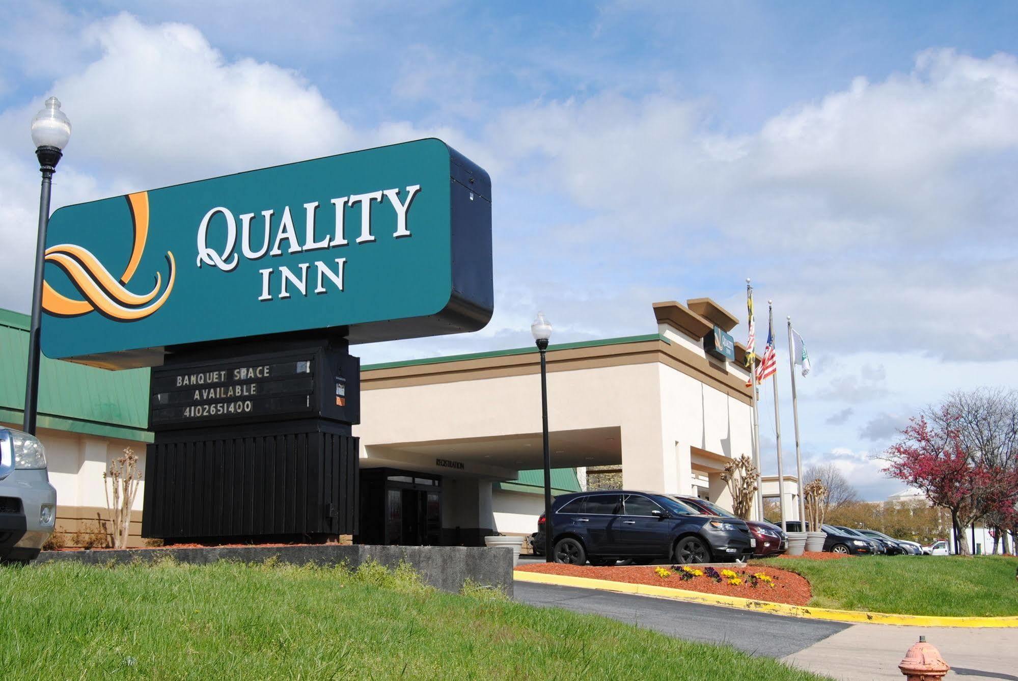 Quality Inn Windsor Mill Экстерьер фото