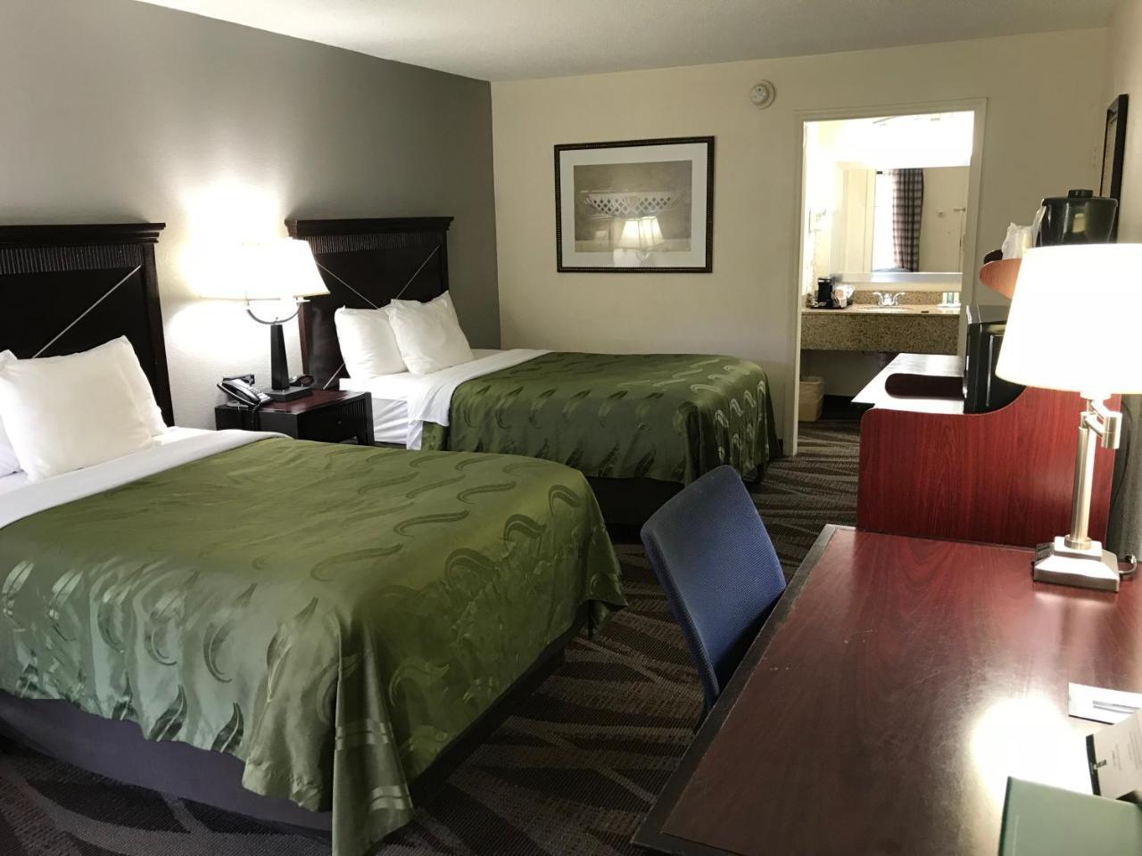 Quality Inn Windsor Mill Экстерьер фото