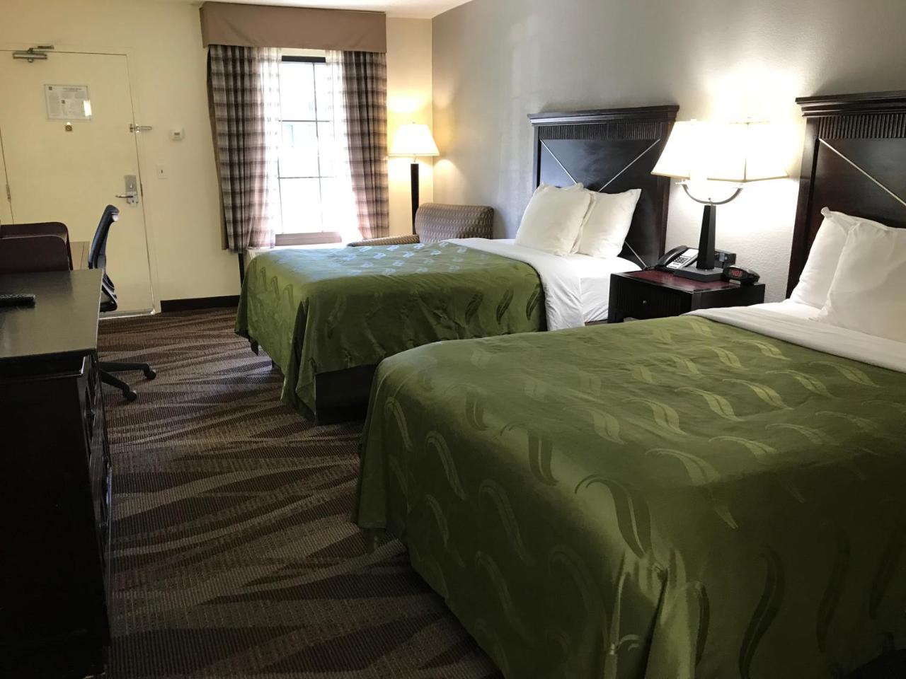Quality Inn Windsor Mill Экстерьер фото